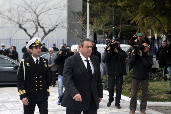 Θρήνος και τιμές στην κηδεία του αδικοχαμένου κυβερνήτη του Agusta Bell - εικόνα 7