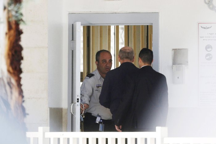 Στην φυλακή ο Εχούντ Ολμέρτ - εικόνα 4