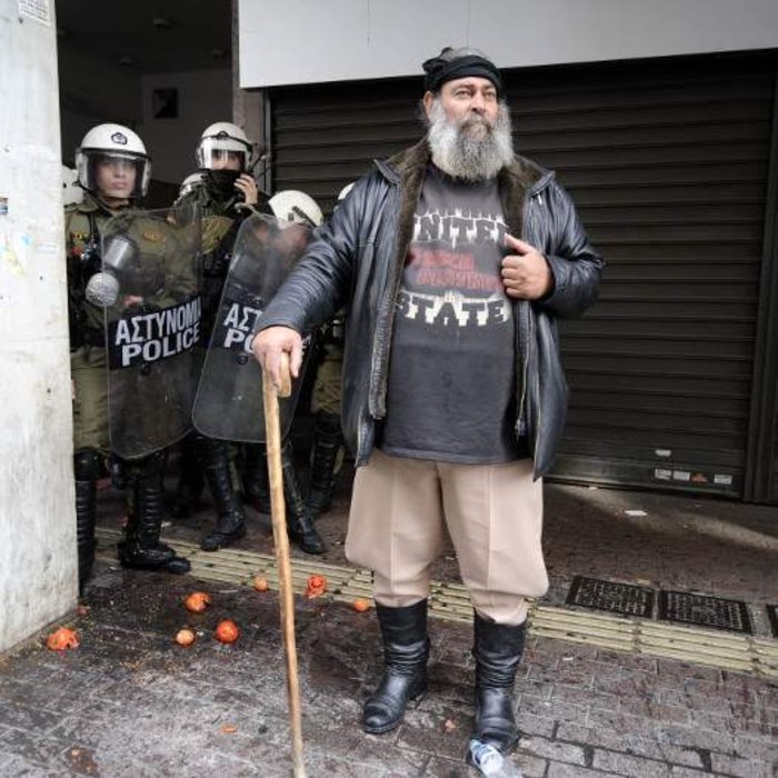 Ο κρητικός αγρότης καλεί τον Τσίπρα σε πεντοζάλη! - εικόνα 2