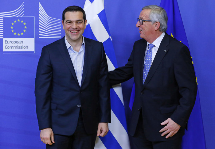 Η κυβέρνηση συνδέει πάλι το προσφυγικό και αξιολόγηση