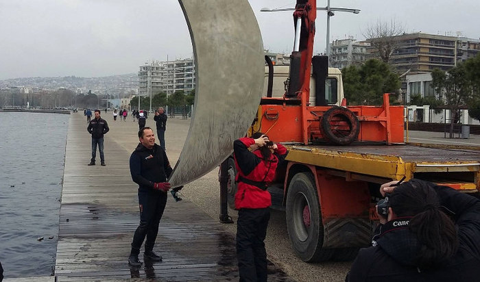Της χάρισε το... Φεγγάρι του Θερμαϊκού
