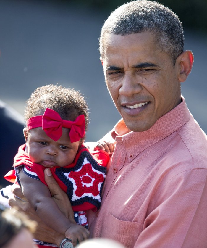 38 εικόνες που αποδεικνύουν ότι τα πιτσιρίκια λατρεύουν τον Ομπάμα - εικόνα 4