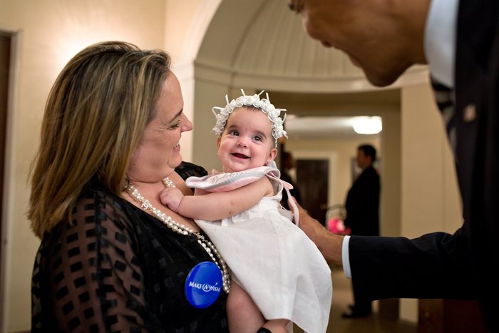 38 εικόνες που αποδεικνύουν ότι τα πιτσιρίκια λατρεύουν τον Ομπάμα - εικόνα 7