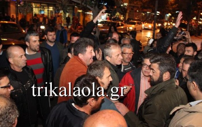 Πανδαιμόνιο από αγρότες σε εκδήλωση του ΣΥΡΙΖΑ - εικόνα 2