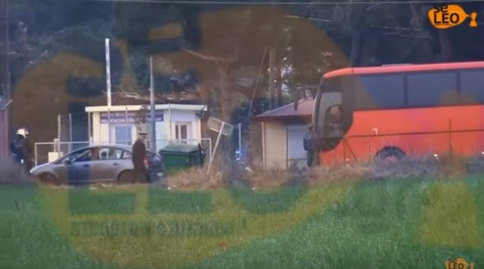 Βουλιάζει από πρόσφυγες ο Πειραιάς, «στενάζει» η εθνική - εικόνα 2