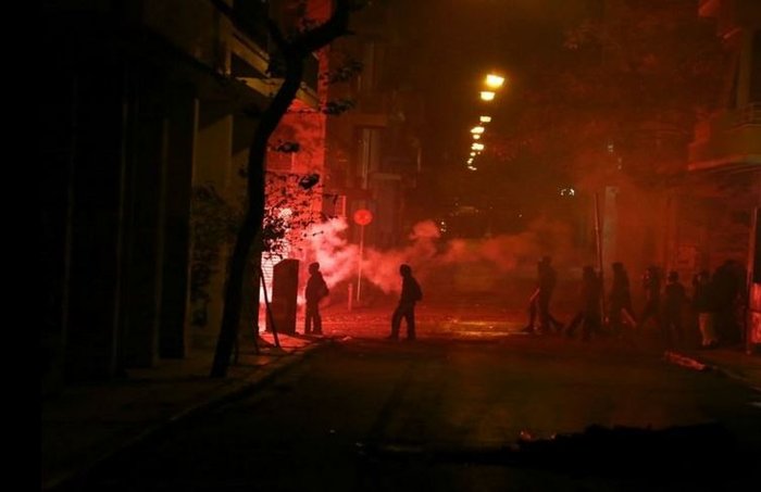 Αγριες συμπλοκές στο Γκάζι μεταξύ οπαδών Ολυμπιακού και Άντερλεχτ