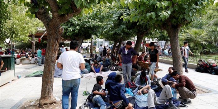 Εγκλωβισμένοι στο χάος το Μαξίμου & χιλιάδες πρόσφυγες