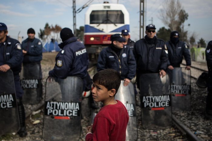 Κραυγή προσφύγων στην Ειδομένη: Μέρκελ βοήθησέ μας - εικόνα 2