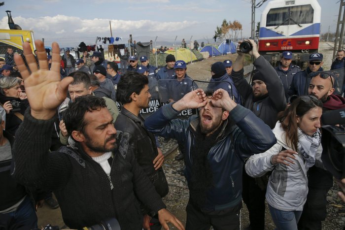 Κραυγή προσφύγων στην Ειδομένη: Μέρκελ βοήθησέ μας - εικόνα 6