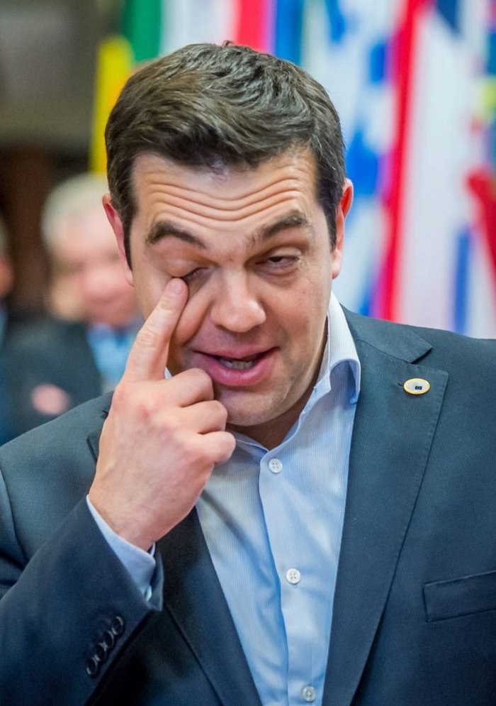 Η κόπωση του Αλέξη Τσίπρα μετά την 15ωρη Σύνοδο Κορυφής