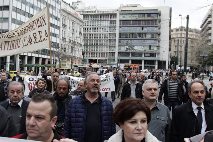 Συλλαλητήριο κατά του ασφαλιστικού στο Σύνταγμα - εικόνα 3