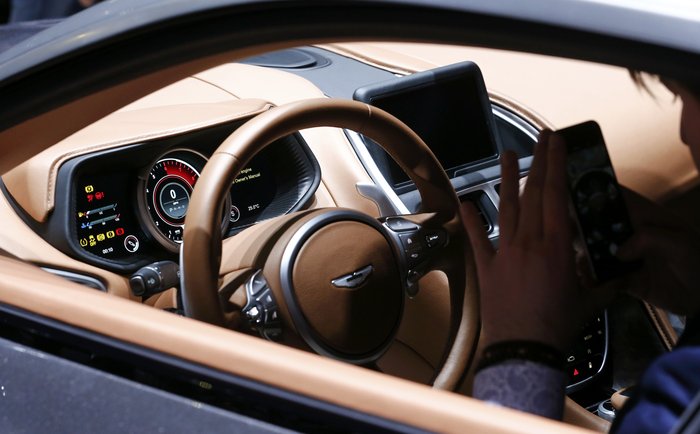Aston Martin DB11: Ενα κόσμημα στην έκθεση της Γενεύης - εικόνα 3