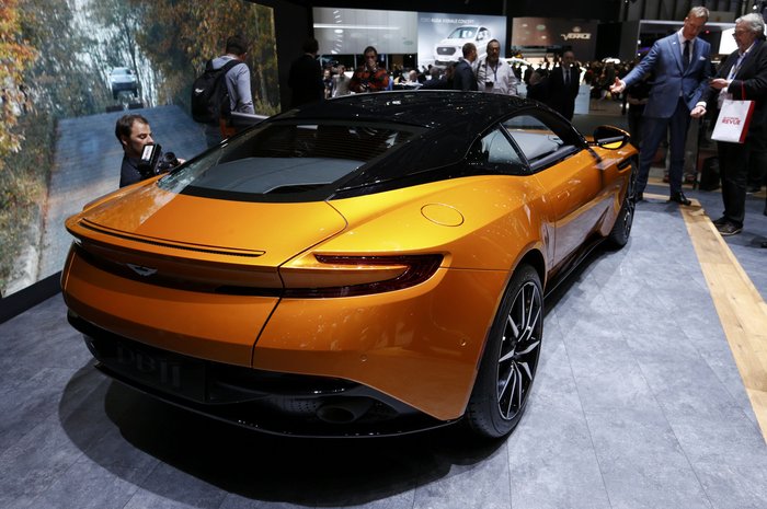 Aston Martin DB11: Ενα κόσμημα στην έκθεση της Γενεύης - εικόνα 4