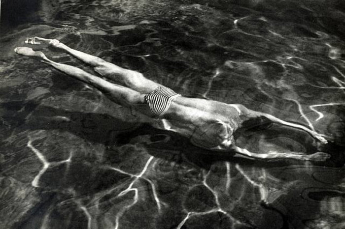 Underwater Swimmer,1917, André Kertész