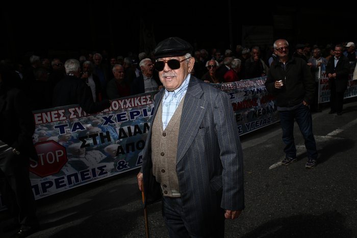 Χιλιάδες συνταξιούχοι στην πορεία κατά του ασφαλιστικού - εικόνα 5