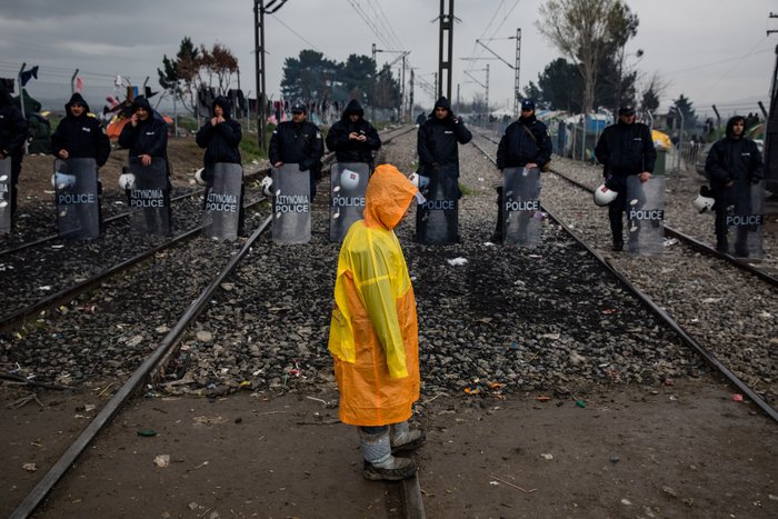 «Bουλιάζουν» τα νησιά, έφτασαν 2.700 πρόσφυγες σε μια μέρα - εικόνα 2