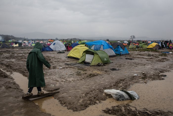 «Bουλιάζουν» τα νησιά, έφτασαν 2.700 πρόσφυγες σε μια μέρα - εικόνα 4