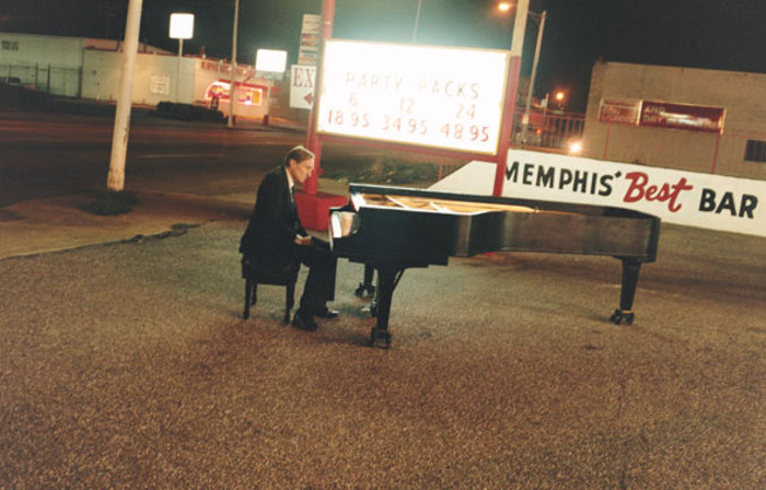 O Έγκλεστον στο πιάνο από τον Γιούργκεν Τέλλερ