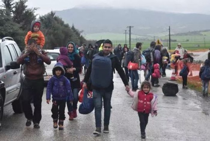 Επιστρέφουν Αθήνα πρόσφυγες που μεταφέρθηκαν στον Βόλο