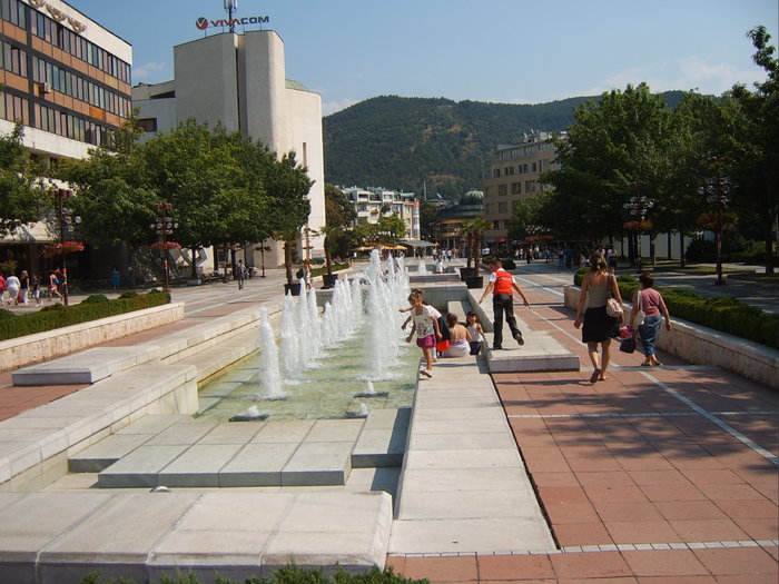 H πόλη της Βουλγαρίας όπου ιδρύονται 10 ελληνικές εταιρείες την ημέρα - εικόνα 2