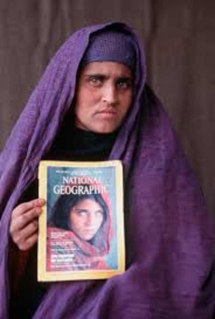 Αποφυλακίζεται η «μικρή Αφγανή» του National Geographic