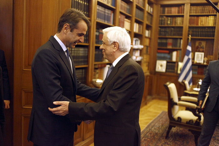 Οι διάλογοι Παυλόπουλου και Μητσοτάκη στο Προεδρικό