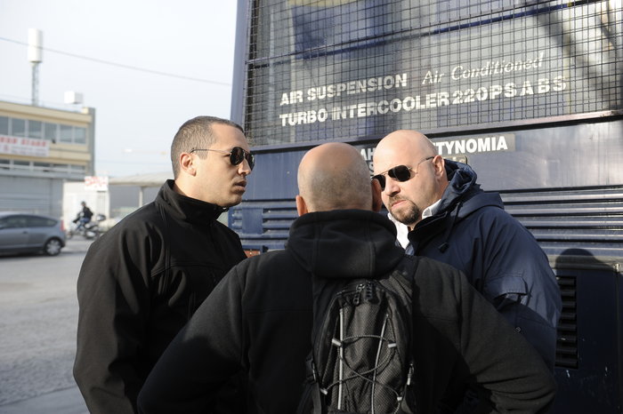 Ξενοφοβικό σώου Κασιδιάρη στην εκκένωση του Βοτανικού