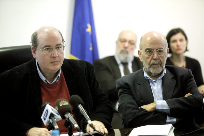 Η κόντρα με Ζουράρι οδηγεί τον Λιάκο εκτός υπ.Παιδείας