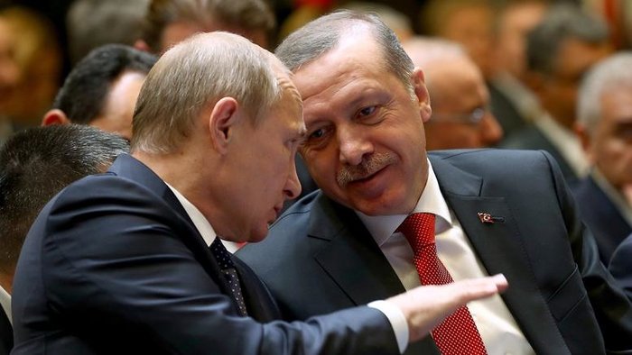 Αναλυτές συγκλίνουν στο ότι υπό την διοίκηση Τραμπ είναι πιθανή μια έντονη κινητικότητα στο τρίγωνο Μόσχας - Ουάσιγκτον - Τουρκίας
