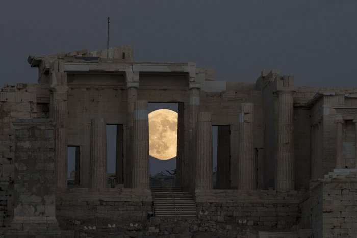 Ετοιμαστείτε για τη μαγική υπερ-πανσέληνο της χρονιάς - Μαγικές φωτογραφίες - εικόνα 2