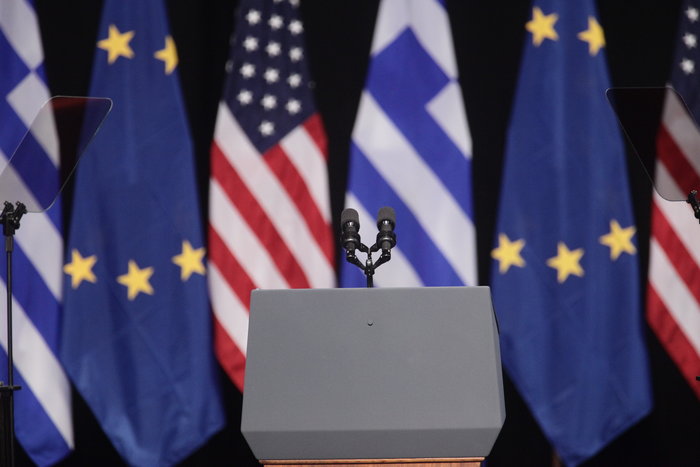 Ουρές στο Ιδρυμα Νιάρχος για την ομιλία του Ομπάμα [φωτό] - εικόνα 5