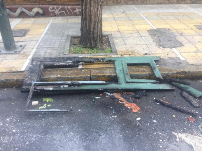 Εδώ Πολυτεχνείο: Η επόμενη (θλιβερή) μέρα των επεισοδίων - εικόνα 2