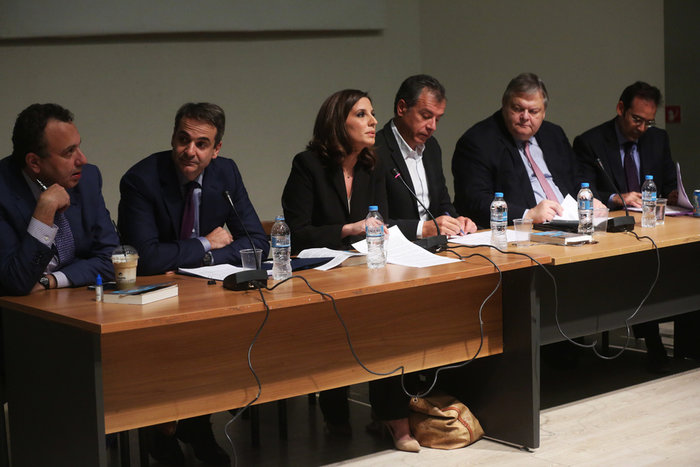 Η «συγκατοίκηση» Μητσοτάκη,Βενιζέλου και Θεοδωράκη  - φωτό- - εικόνα 2