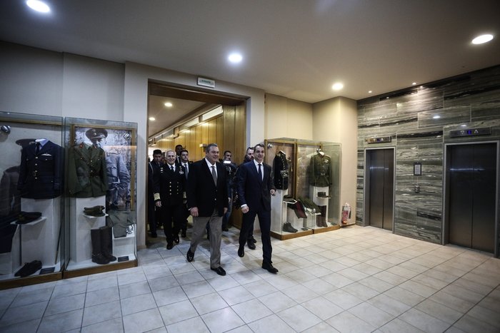 Μητσοτάκης και Άδωνις επισκέφθηκαν τον Καμμένο στο Πεντάγωνο - εικόνα 6