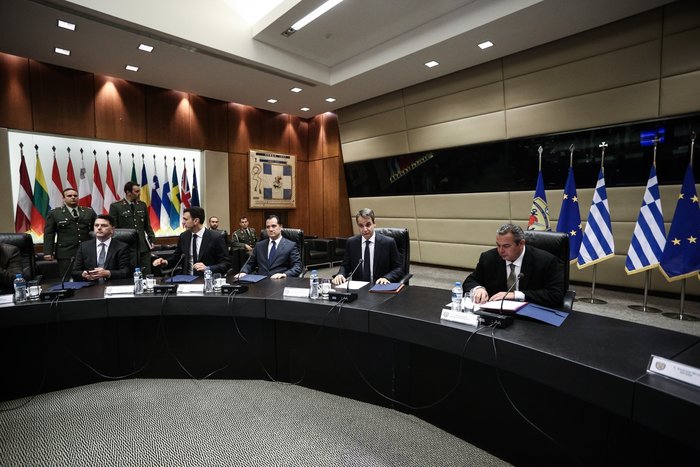 Μητσοτάκης και Άδωνις επισκέφθηκαν τον Καμμένο στο Πεντάγωνο - εικόνα 8