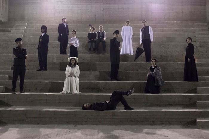 ΤΣΕΧ-OFF, Τρεις Αδελφές: το έργο ανάμεσα στο έργο - εικόνα 3