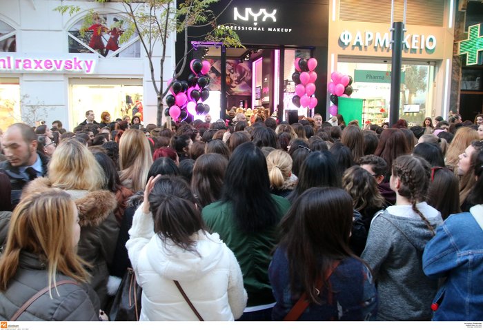 Χαμός για τη «Black Friday» που ξεκίνησε στη Θεσσαλονίκη - εικόνα 3