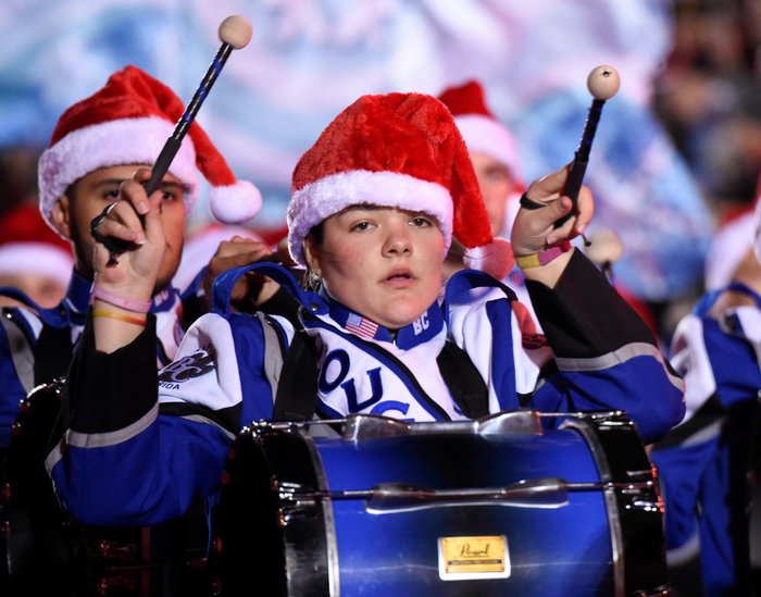 Η λαμπερή 85η Χριστουγεννιάτικη παρέλαση στο Λος Αντζελες - εικόνα 2