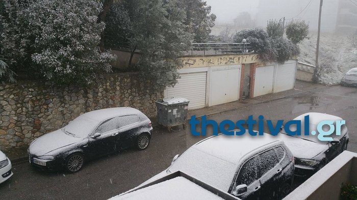 Χιονίζει από το πρωί σε κεντρική και δυτική Μακεδονία