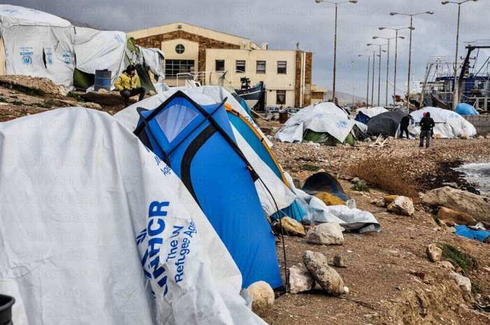 Σκηνές ντροπής για την Ελλάδα από την κακοκαιρία στα hot spots - εικόνα 8