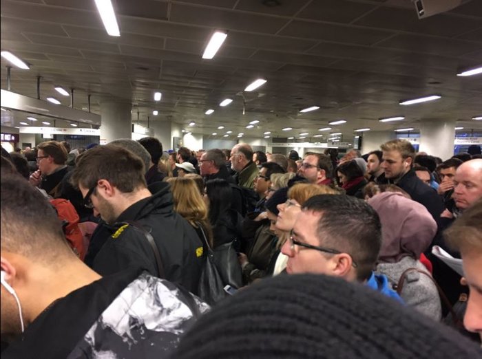 "Εκκενώνεται" ο σταθμός Kings Cross στο Λονδίνο