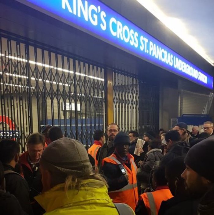 "Εκκενώνεται" ο σταθμός Kings Cross στο Λονδίνο - εικόνα 3