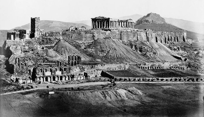 Από τη βιβλιοθήκη του Αμερικανικού Κονγκρέσου (Acropolis from South. [Between 1850 and 1880] Image. Retrieved from the Library of Congress, www.loc.govitem94513376)