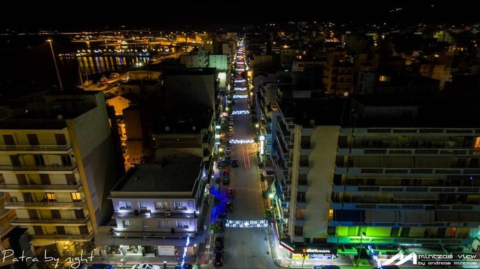 Ποια μεγάλη ελληνική πόλη στολίστηκε και είναι τόσο όμορφη από ψηλά; - εικόνα 9