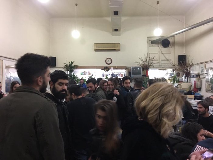 Η τελευταία βραδιά στο «Τηνιακό» πριν ρίξει αυλαία - εικόνα 2