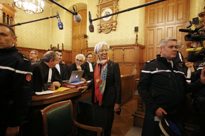 Με χαμόγελα η Λαγκάρντ στο εδώλιο για την υπόθεση Ταπί - εικόνα 3