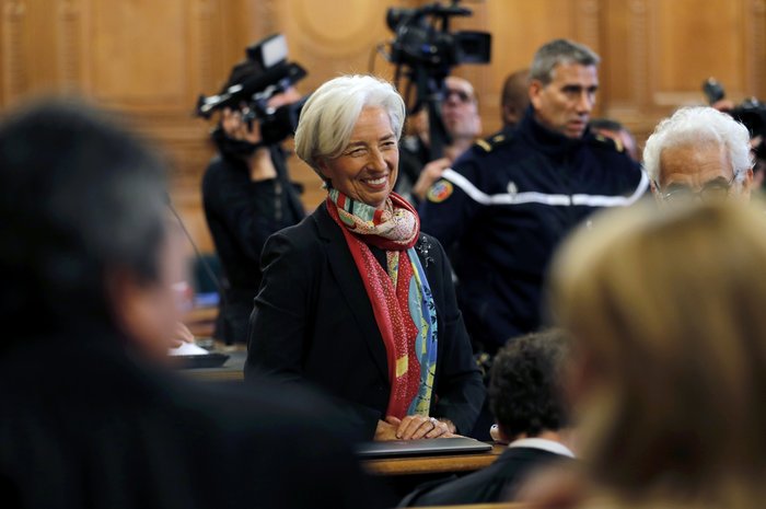 Με χαμόγελα η Λαγκάρντ στο εδώλιο για την υπόθεση Ταπί - εικόνα 4
