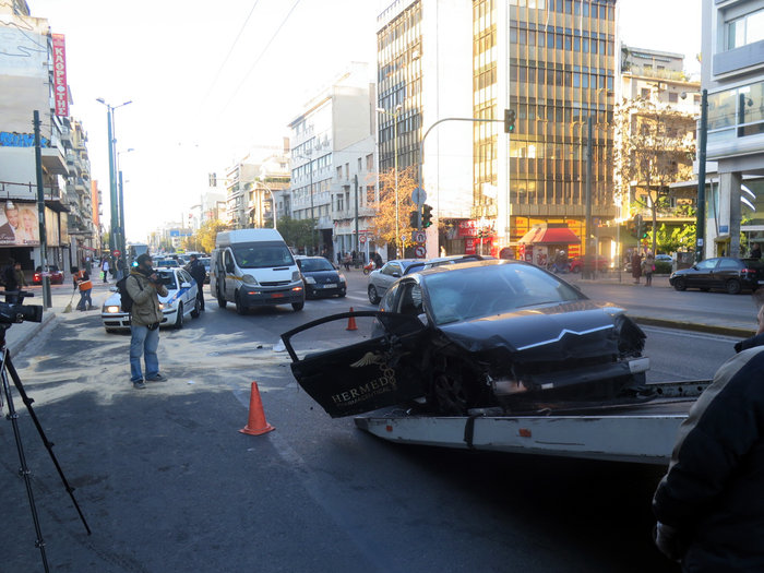 Mεθυσμένος ο οδηγός του ΙΧ στο τροχαίο στη Συγγρού με έξι σοβαρά τραυματίες - εικόνα 2