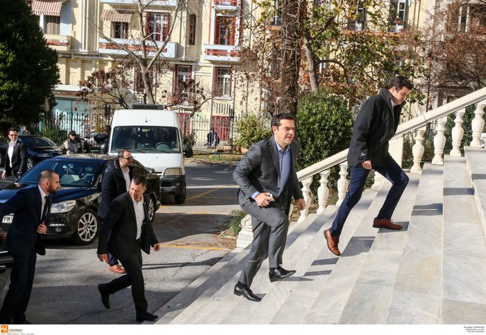 Ο Τσίπρας στη Θεσσαλονίκη: Ποιοι τον υποδέχτηκαν... - εικόνα 5