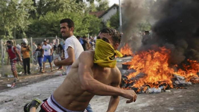 Politico: No man's land για τους πρόσφυγες η Ελλάδα - εικόνα 2